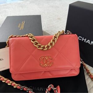 Chanel Pink Quilted 19 Wallet on Chain NWOT